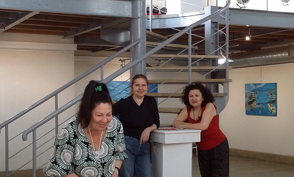 «5 γυναίκες συνομιλούν με την τέχνη»