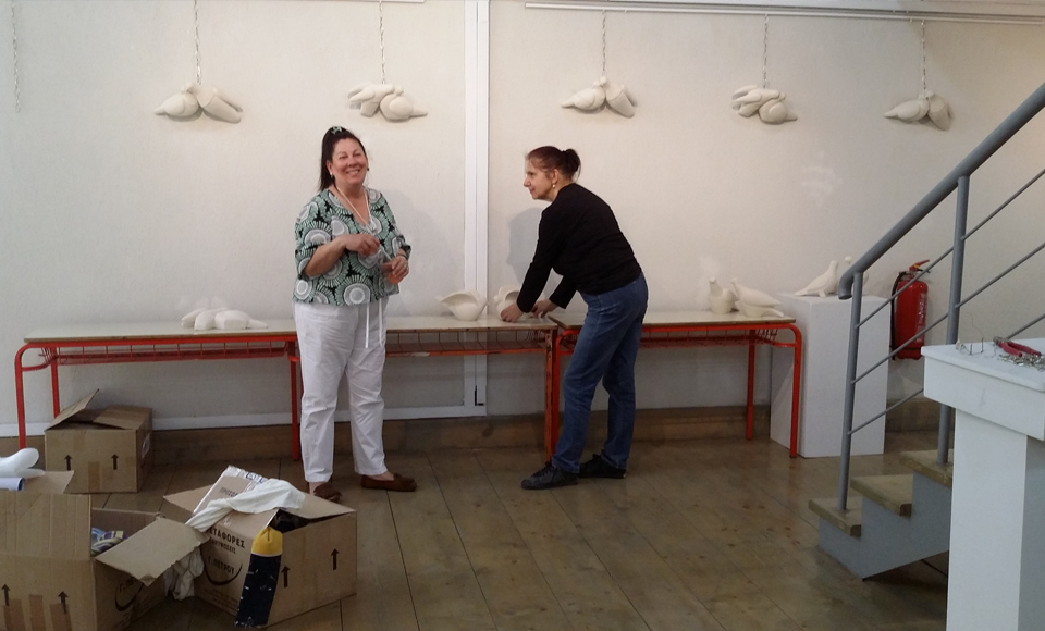 «5 γυναίκες συνομιλούν με την τέχνη»