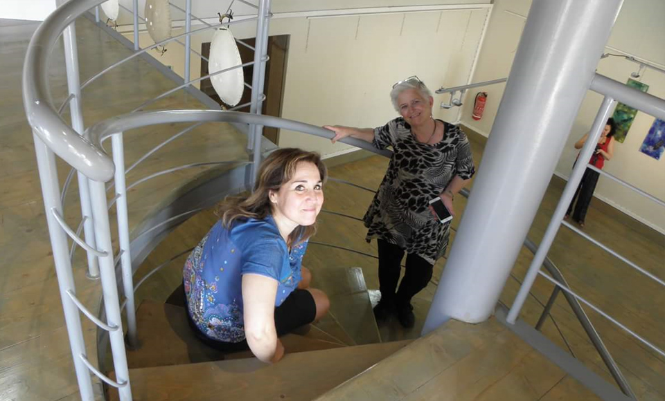 «5 γυναίκες συνομιλούν με την τέχνη»